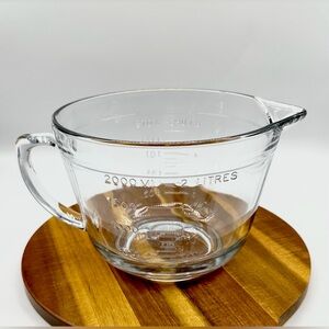 Anchor Hocking Glass 2 Quart / 8 Cup Mixing Bowl w Handle & Spout